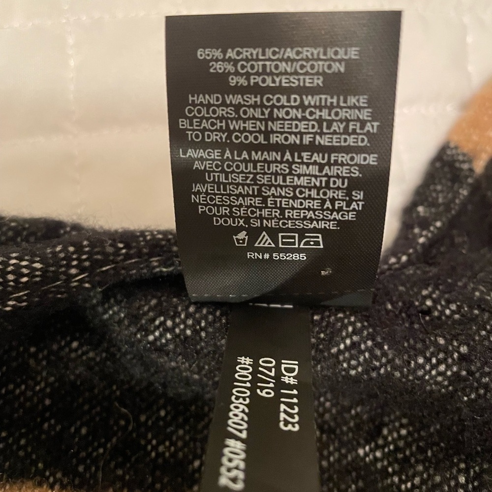 Express Colorblock Open Front Poncho - Picture 4 of 4